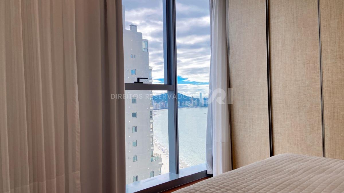 Apartamento Frente Mar com 3 Suítes no Copenhagen na Barra Sul em Balneário Camboriú