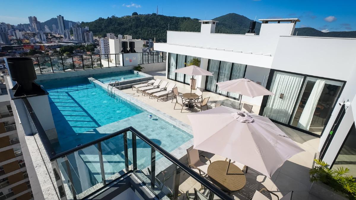 Apartamento com 3 dormitórios sendo 1 suíte no Residencial Living 360 na Vila Operária em Itajaí