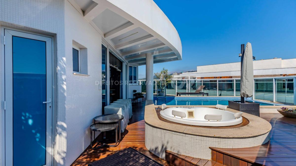 Cobertura Duplex com 4 Suítes no Brava Home Resort na Praia Brava em Itajaí