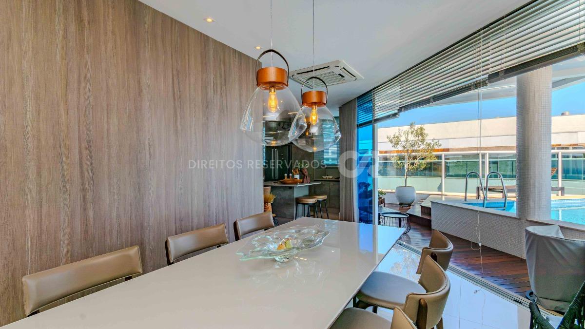 Cobertura Duplex com 4 Suítes no Brava Home Resort na Praia Brava em Itajaí
