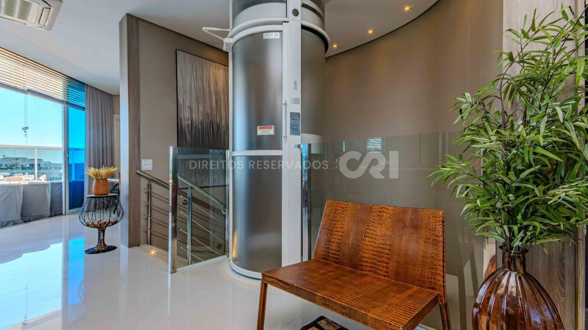 Cobertura Duplex com 4 Suítes no Brava Home Resort na Praia Brava em Itajaí