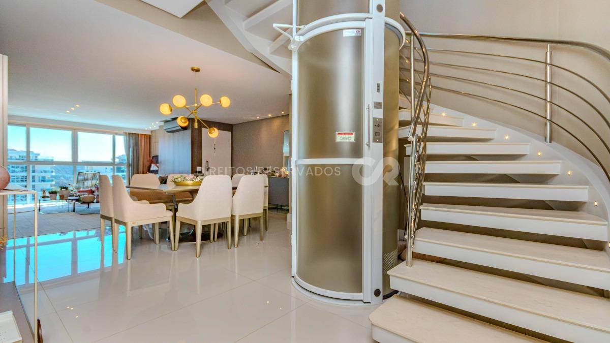 Cobertura Duplex com 4 Suítes no Brava Home Resort na Praia Brava em Itajaí