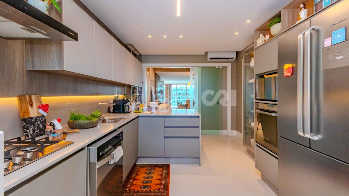 Cobertura Duplex com 4 Suítes no Brava Home Resort na Praia Brava em Itajaí