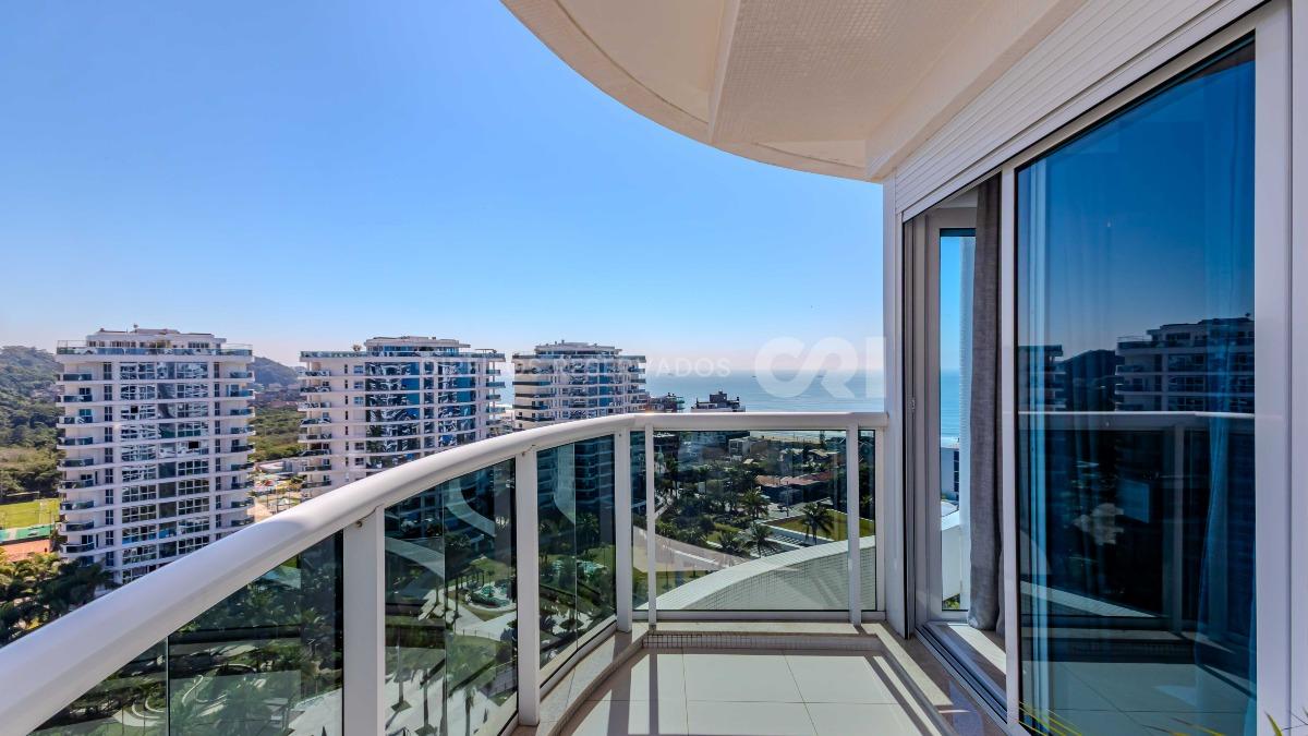 Cobertura Duplex com 4 Suítes no Brava Home Resort na Praia Brava em Itajaí