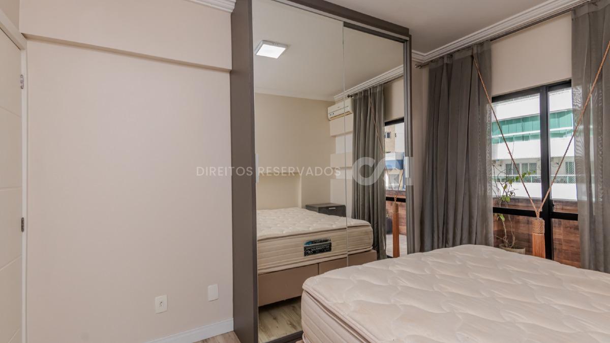 Apartamento Diferenciado no Mario Boese com 3 Quartos no Centro de Balneário Camboriú