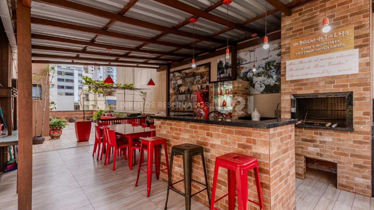 Apartamento Diferenciado no Mario Boese com 3 Quartos no Centro de Balneário Camboriú