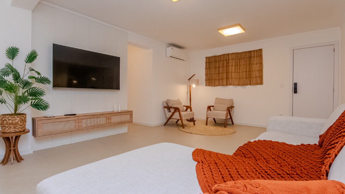 Apartamento com 2 quartos no edifício Ana Cristina no Centro de Balneário Camboriú