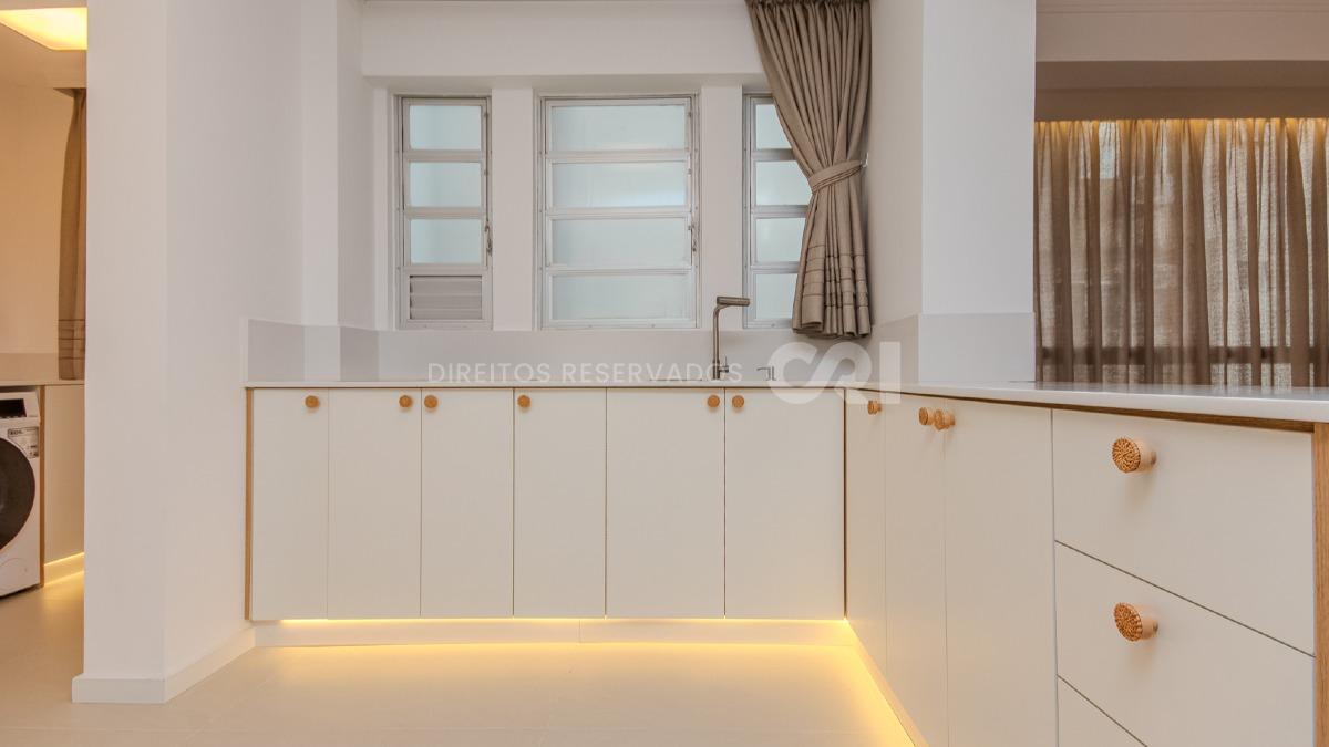 Apartamento com 2 quartos no edifício Ana Cristina no Centro de Balneário Camboriú