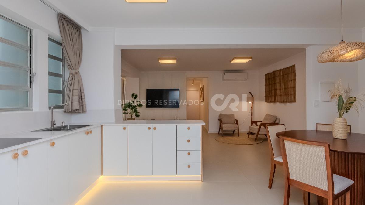 Apartamento com 2 quartos no edifício Ana Cristina no Centro de Balneário Camboriú