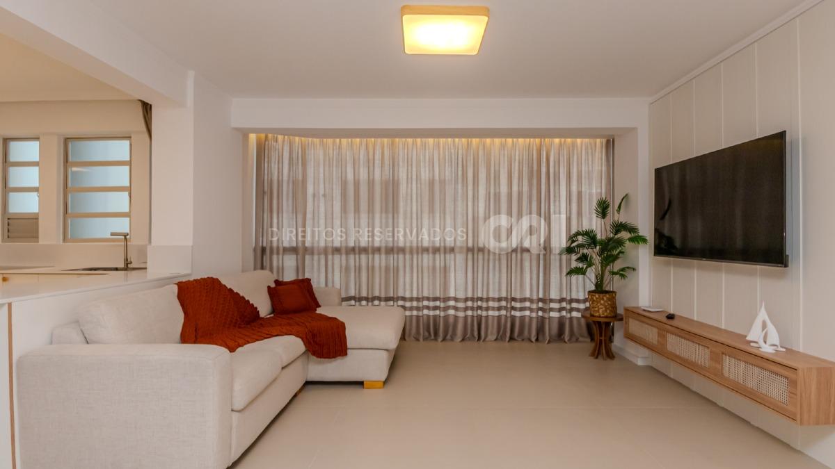 Apartamento com 2 quartos no edifício Ana Cristina no Centro de Balneário Camboriú