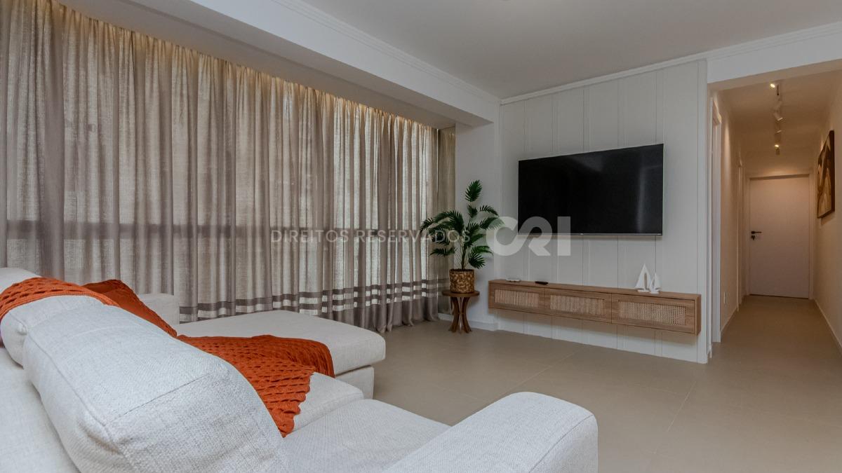 Apartamento com 2 quartos no edifício Ana Cristina no Centro de Balneário Camboriú
