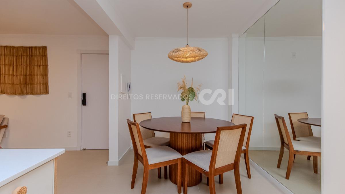 Apartamento com 2 quartos no edifício Ana Cristina no Centro de Balneário Camboriú