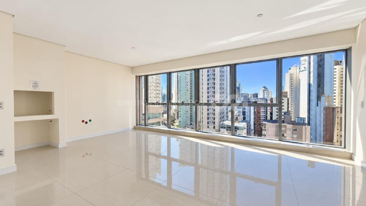  Apartamento no Edifício Vitra by Pininfarina com 04 Suítes no Centro em Balneário Camboriú