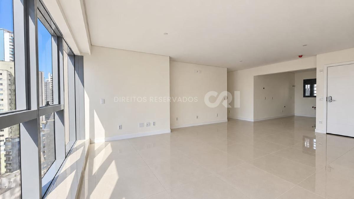 Apartamento no Edifício Vitra by Pininfarina com 04 Suítes no Centro em Balneário Camboriú