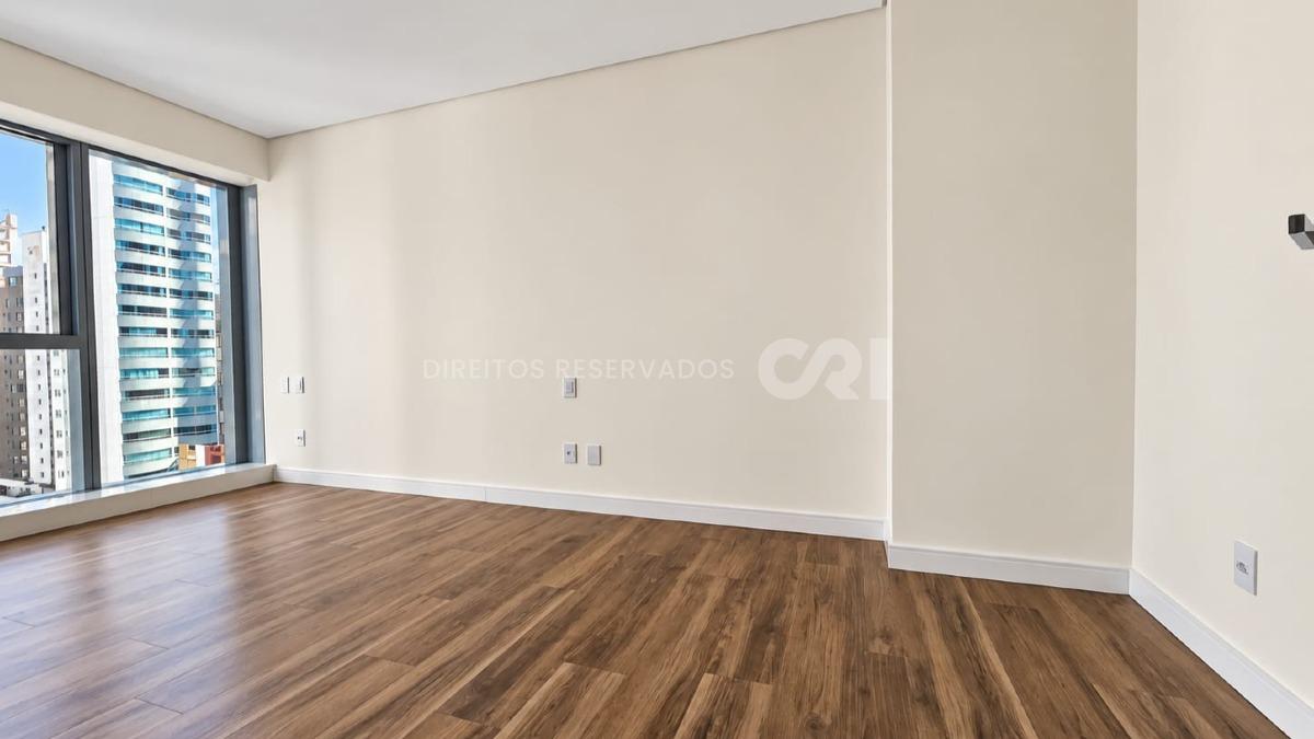  Apartamento no Edifício Vitra by Pininfarina com 04 Suítes no Centro em Balneário Camboriú