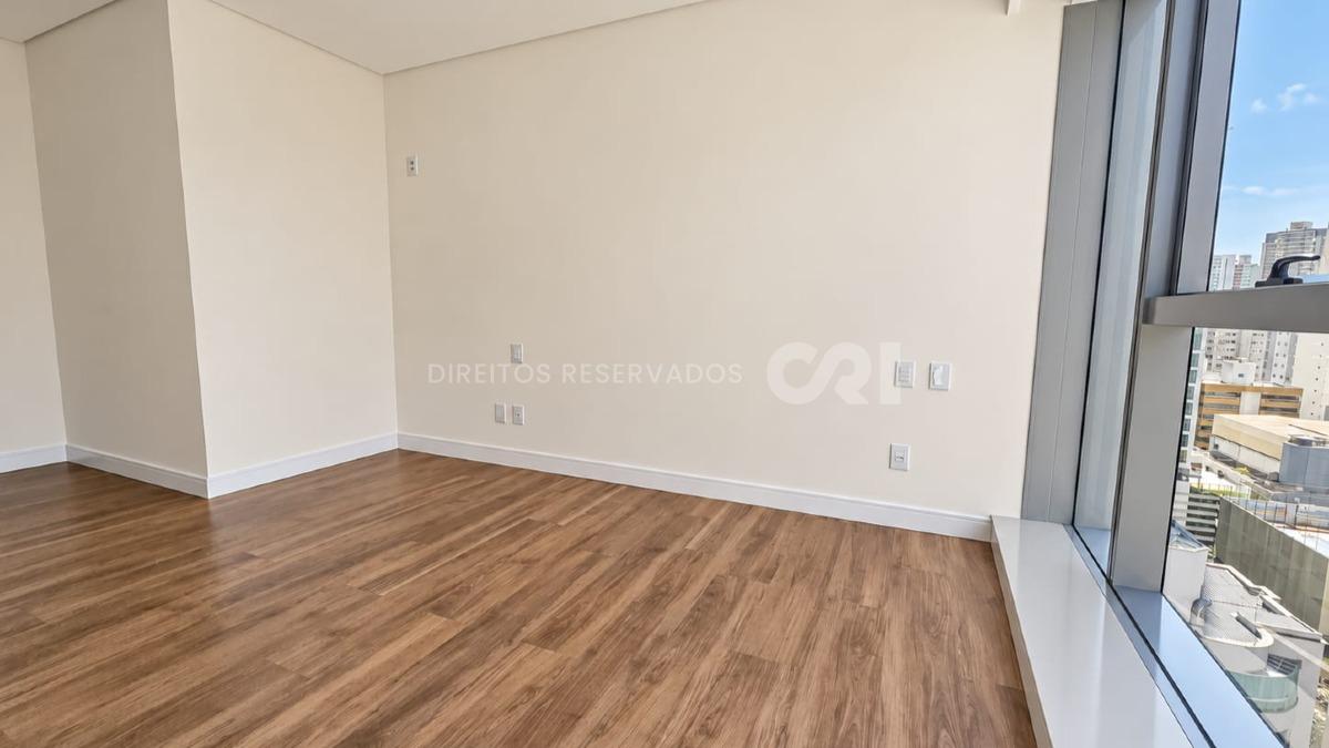  Apartamento no Edifício Vitra by Pininfarina com 04 Suítes no Centro em Balneário Camboriú