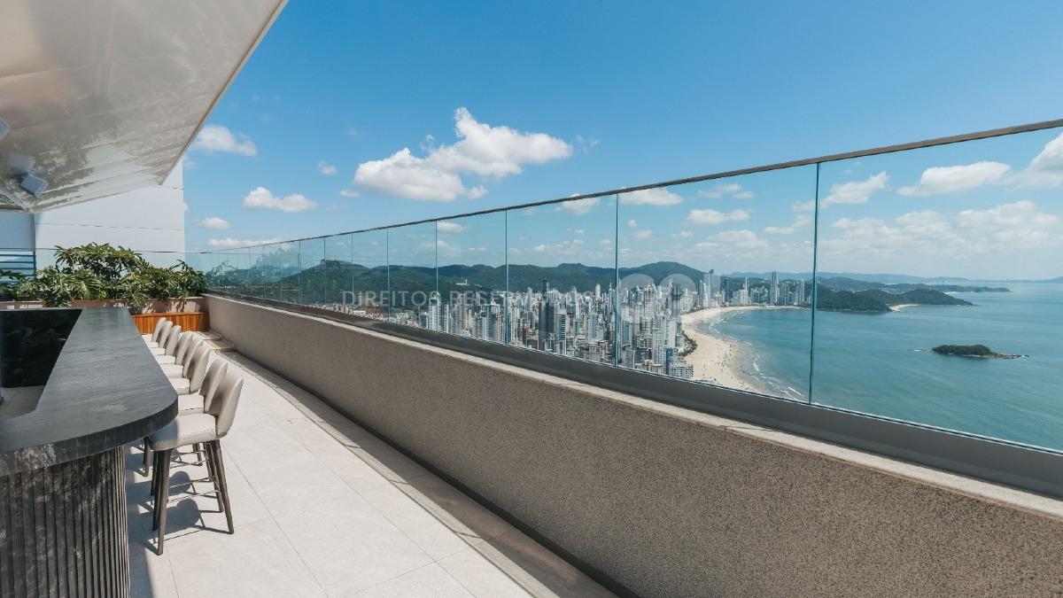  Apartamento no Edifício Vitra by Pininfarina com 04 Suítes no Centro em Balneário Camboriú