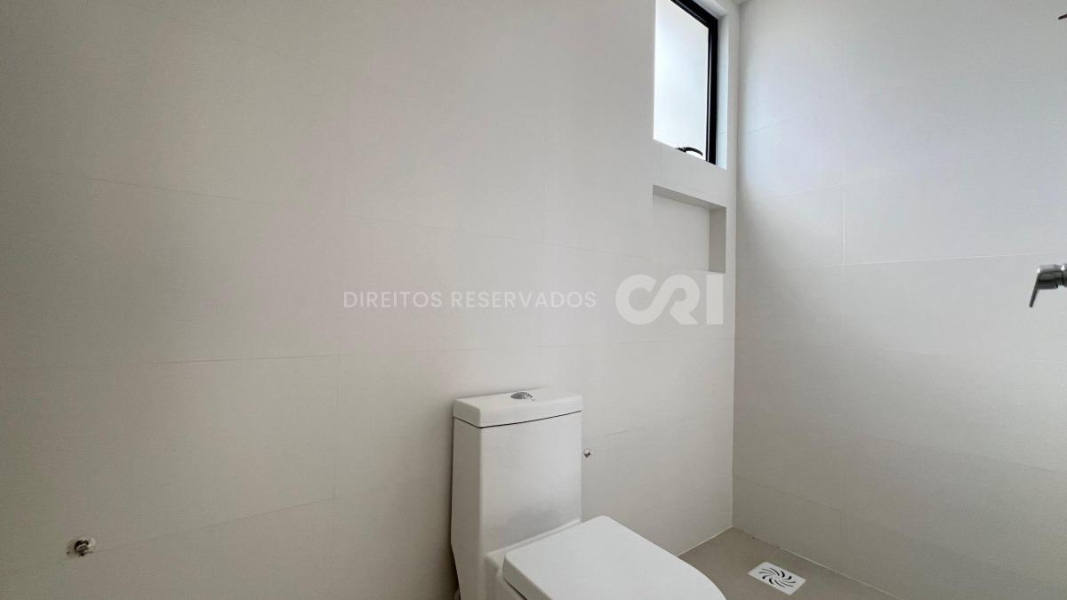 Apartamento com 3 suítes do edifício Vessel Residence na Meia Praia em Itapema