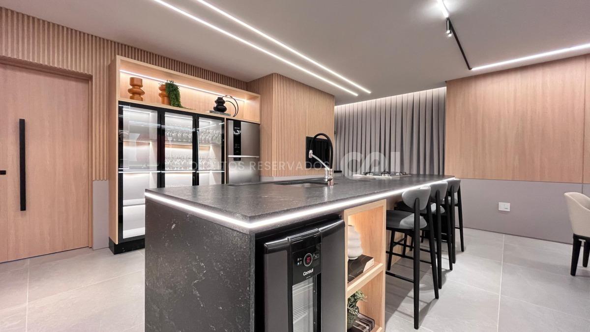 Apartamento com 3 suítes do edifício Vessel Residence na Meia Praia em Itapema