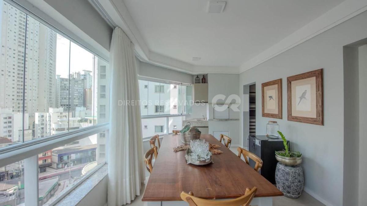 Apartamento com 3 Quartos no Edifício Ilha dos Açores, Centro de Balneário Camboriú