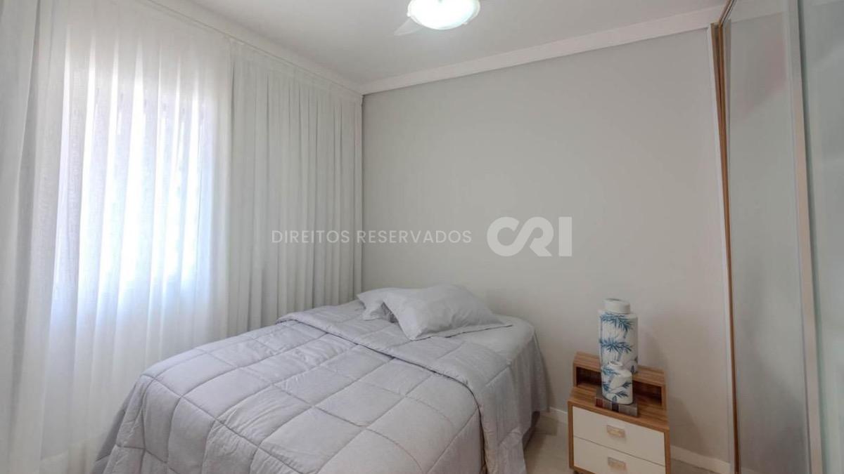 Apartamento com 3 Quartos no Edifício Ilha dos Açores, Centro de Balneário Camboriú