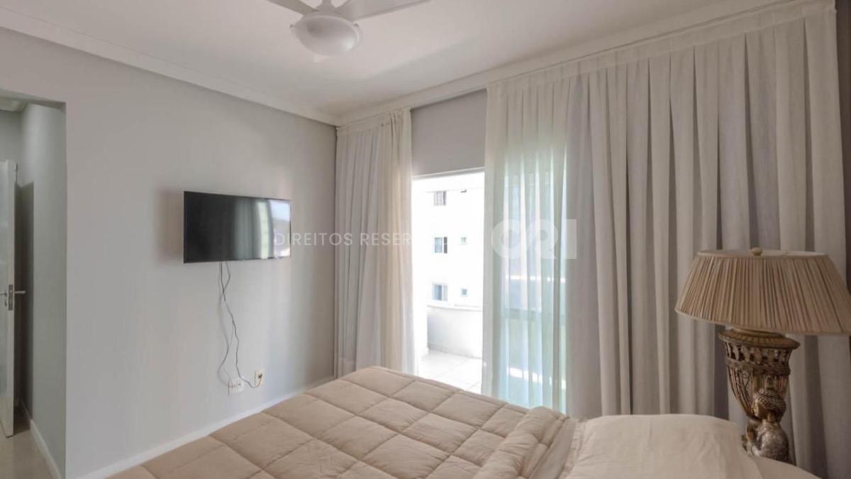 Apartamento com 3 Quartos no Edifício Ilha dos Açores, Centro de Balneário Camboriú