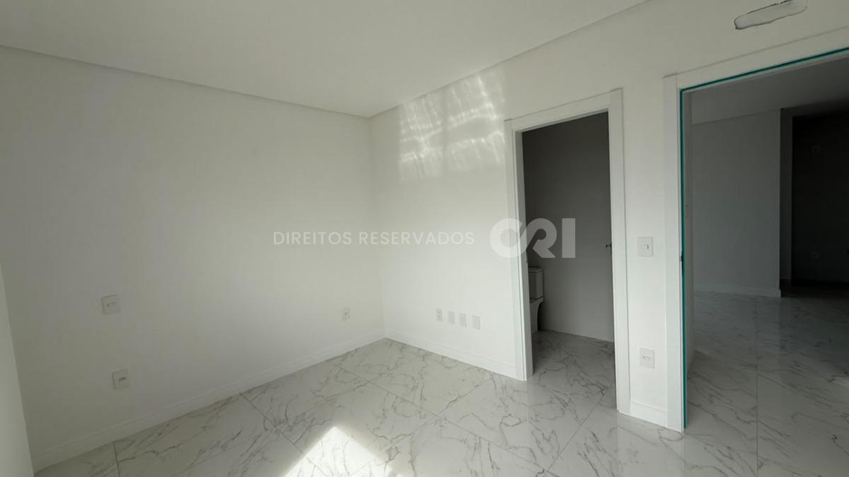 Apartamento no Edifício Beach Tower com 2 suítes em Balneário Perequê, Porto Belo
