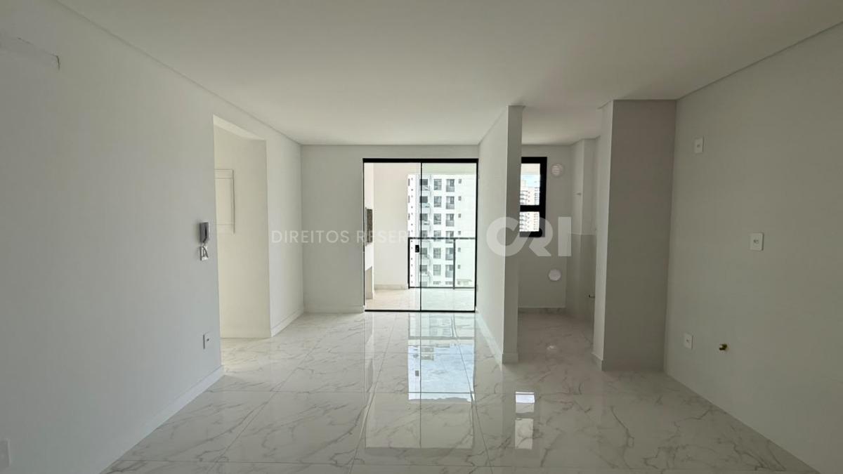 Apartamento no Edifício Beach Tower com 2 suítes em Balneário Perequê, Porto Belo