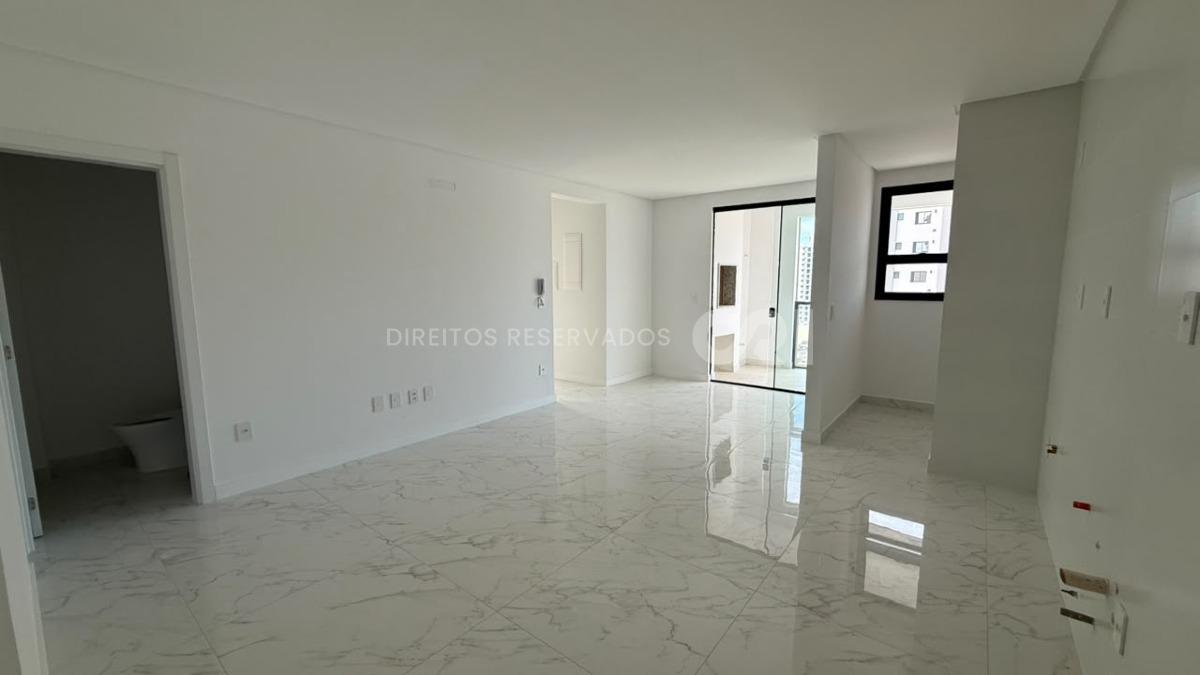 Apartamento no Edifício Beach Tower com 2 suítes em Balneário Perequê, Porto Belo