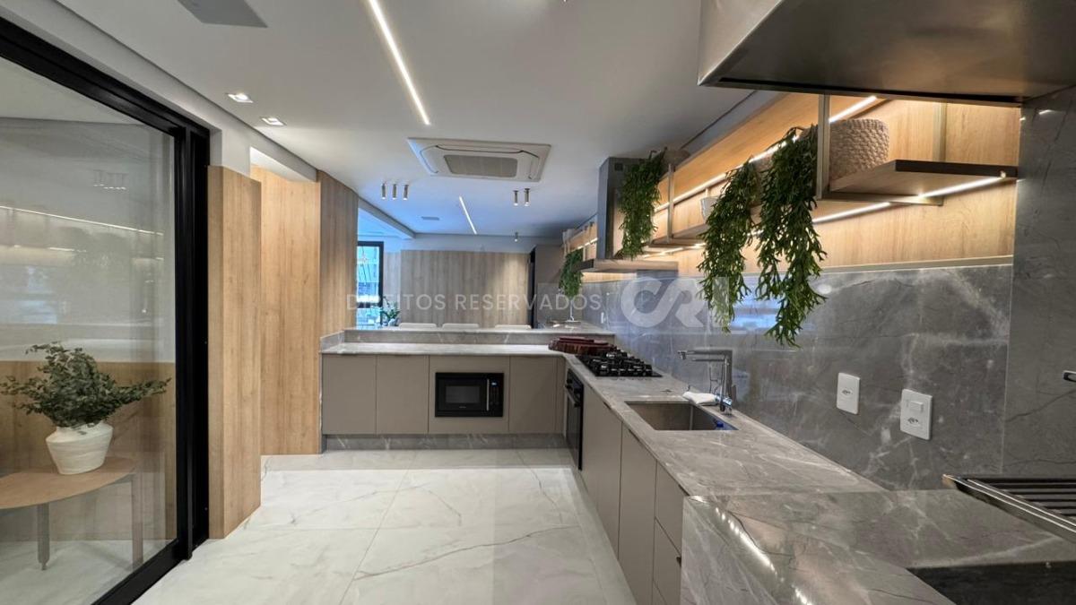 Apartamento com 4 Suítes no Edifício Brava Vel na Praia Brava em Itajaí