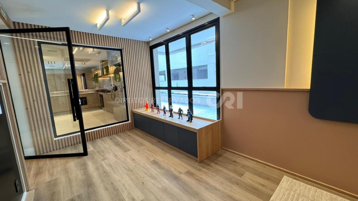 Apartamento com 4 Suítes no Edifício Brava Vel na Praia Brava em Itajaí