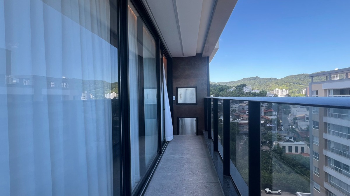 Apartamento com 4 Suítes no Edifício Brava Vel na Praia Brava em Itajaí