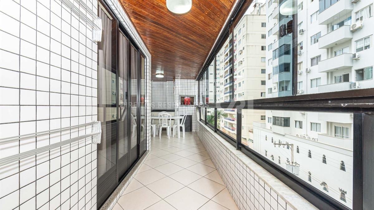 Apartamento Mobiliado com 2 Dormitórios no Edifício Michigan, Barra Norte, Balneário Camboriú