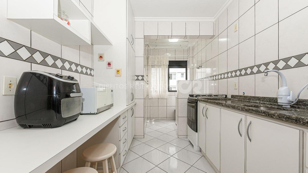 Apartamento Mobiliado com 2 Dormitórios no Edifício Michigan, Barra Norte, Balneário Camboriú