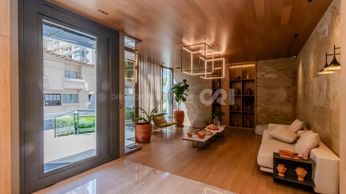 Apartamento com 4 Suítes no Edifício Torre de Mallorca no Centro de Balneário Camboriú