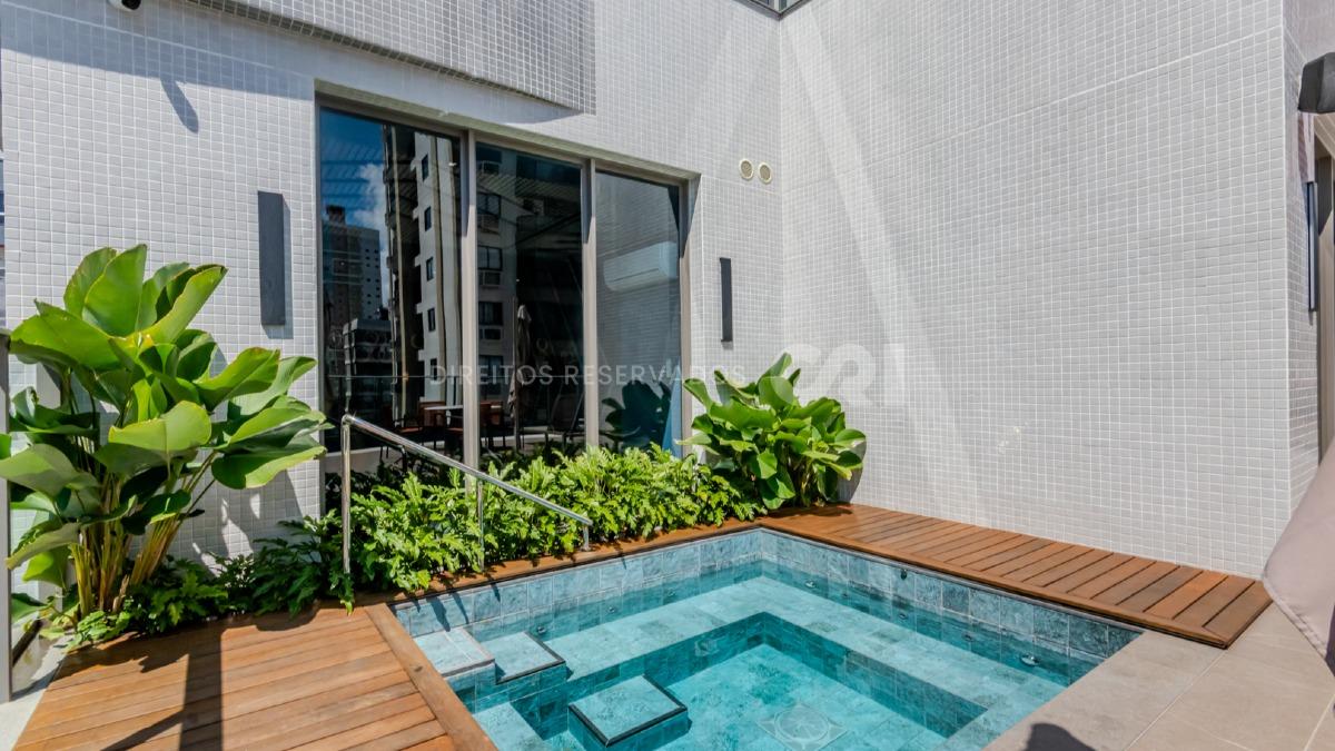 Apartamento com 4 Suítes no Edifício Torre de Mallorca no Centro de Balneário Camboriú