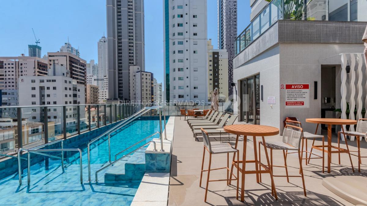 Apartamento com 4 Suítes no Edifício Torre de Mallorca no Centro de Balneário Camboriú