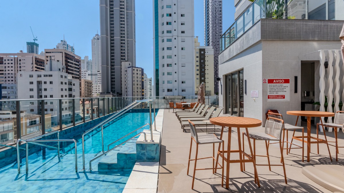 Apartamento com 4 Suítes no Edifício Torre de Mallorca no Centro de Balneário Camboriú
