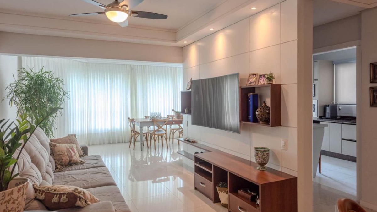 Apartamento com 3 Quartos no Edifício Ilha dos Açores, Centro de Balneário Camboriú
