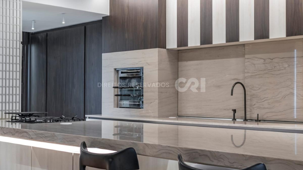 Apartamento com 4 Suítes no Yachthouse na Barra Sul em Balneário Camboriú