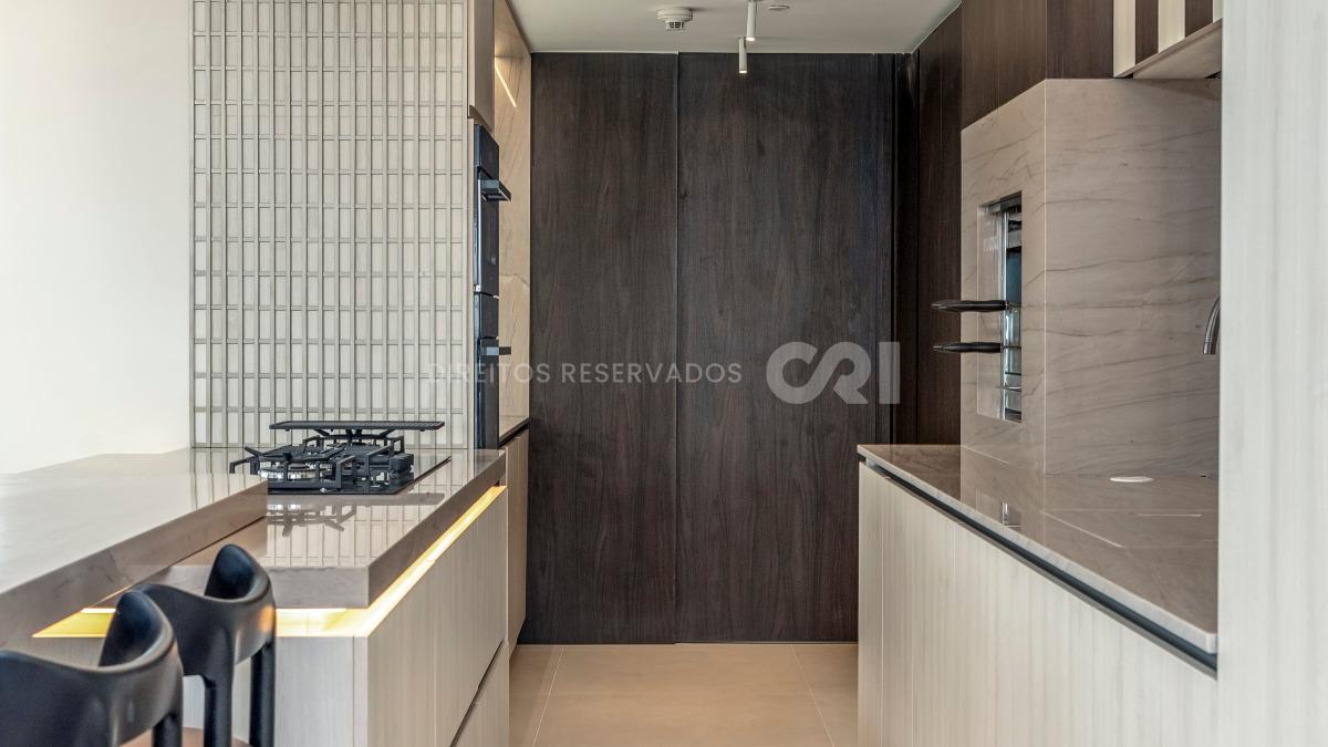 Apartamento com 4 Suítes no Yachthouse na Barra Sul em Balneário Camboriú