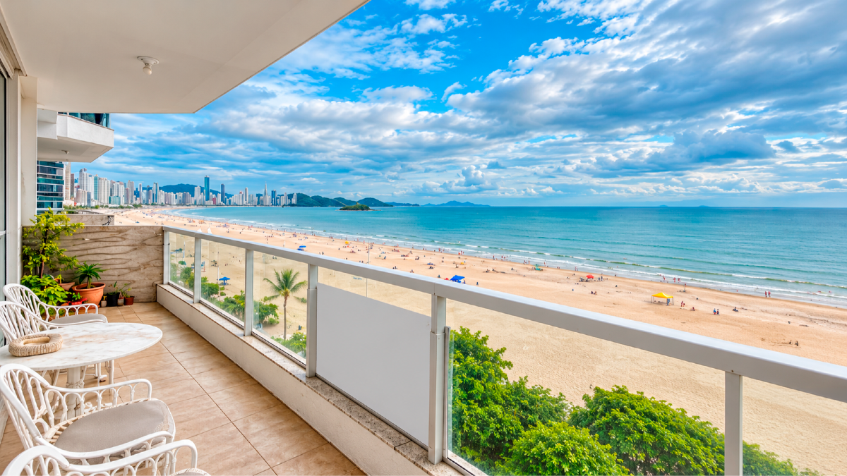 Apartamento Frente Mar com 3 dormitórios no Praia Do Leme em Balneário Camboriú