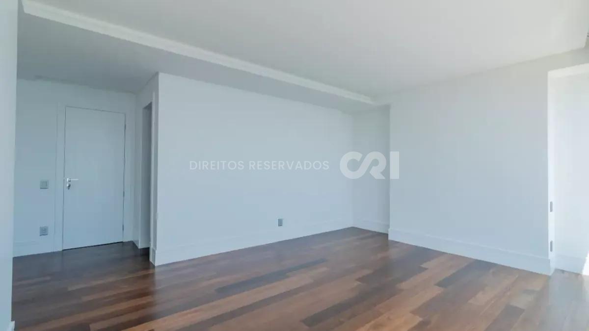 Apartamento com 4 Suítes no Edifício Pharos Frente Mar em Balneário Camboriú