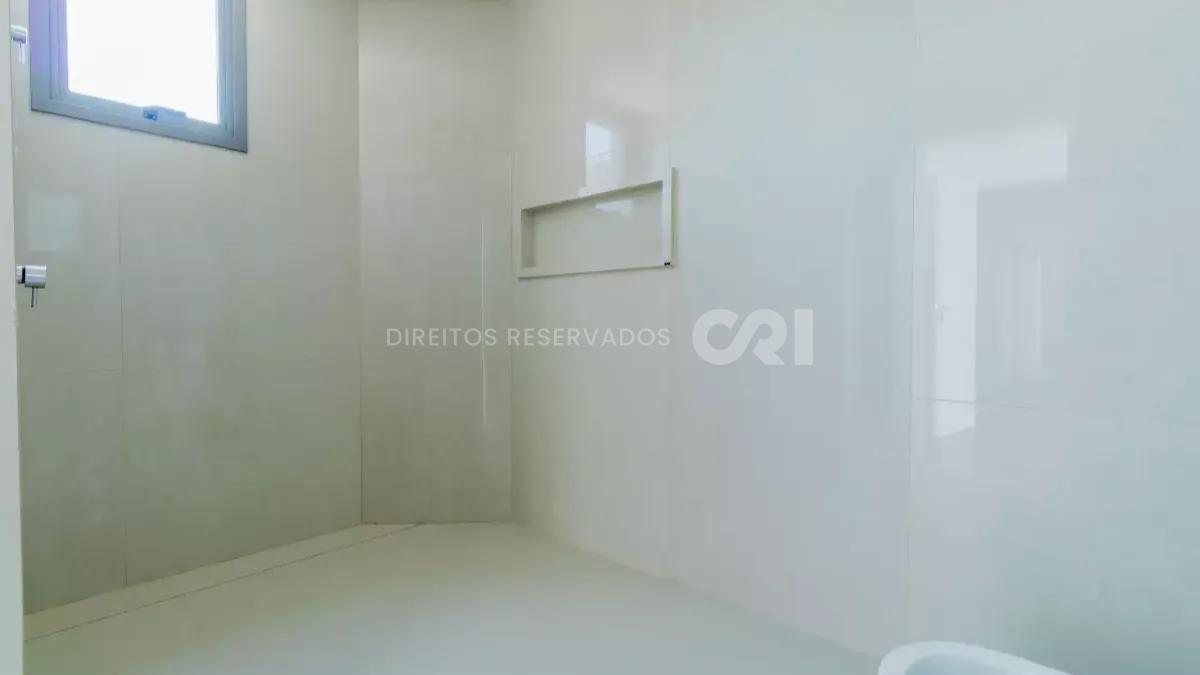 Apartamento com 4 Suítes no Edifício Pharos Frente Mar em Balneário Camboriú