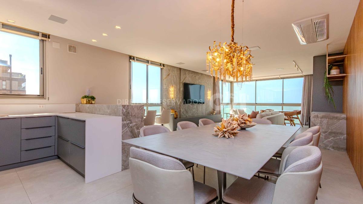 Apartamento com 3 Suítes no Brava Villi Frente Mar na Praia Brava em Itajaí
