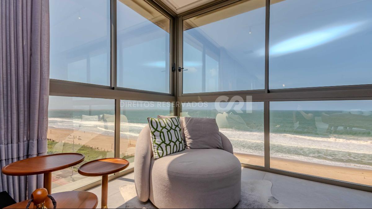Apartamento com 3 Suítes no Brava Villi Frente Mar na Praia Brava em Itajaí