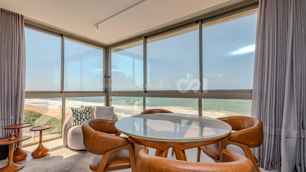Apartamento com 3 Suítes no Brava Villi Frente Mar na Praia Brava em Itajaí