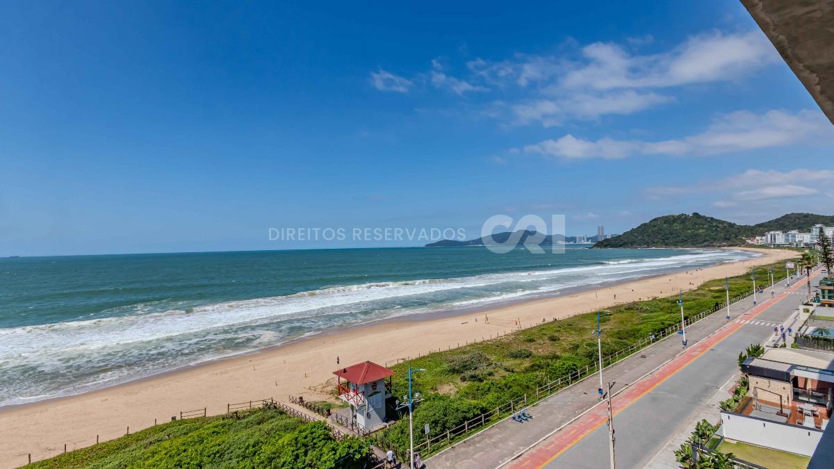 Apartamento com 3 Suítes no Brava Villi Frente Mar na Praia Brava em Itajaí