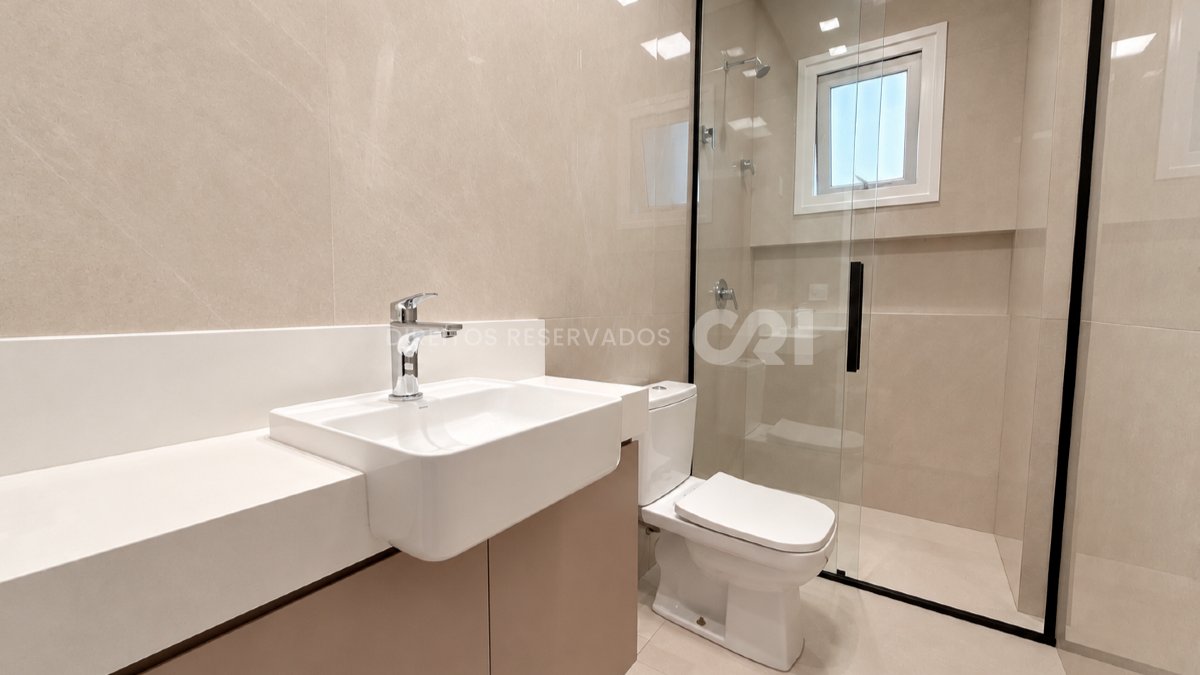 Apartamento Mobiliado com 3 Suítes no Brava Aikon na Praia Brava em Itajaí