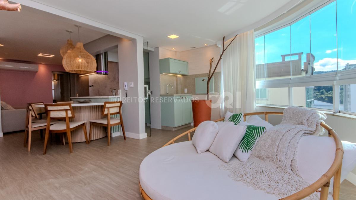 Apartamento com 2 Dormitórios no Edifício Le Blanc, Pioneiros, Balneário Camboriú